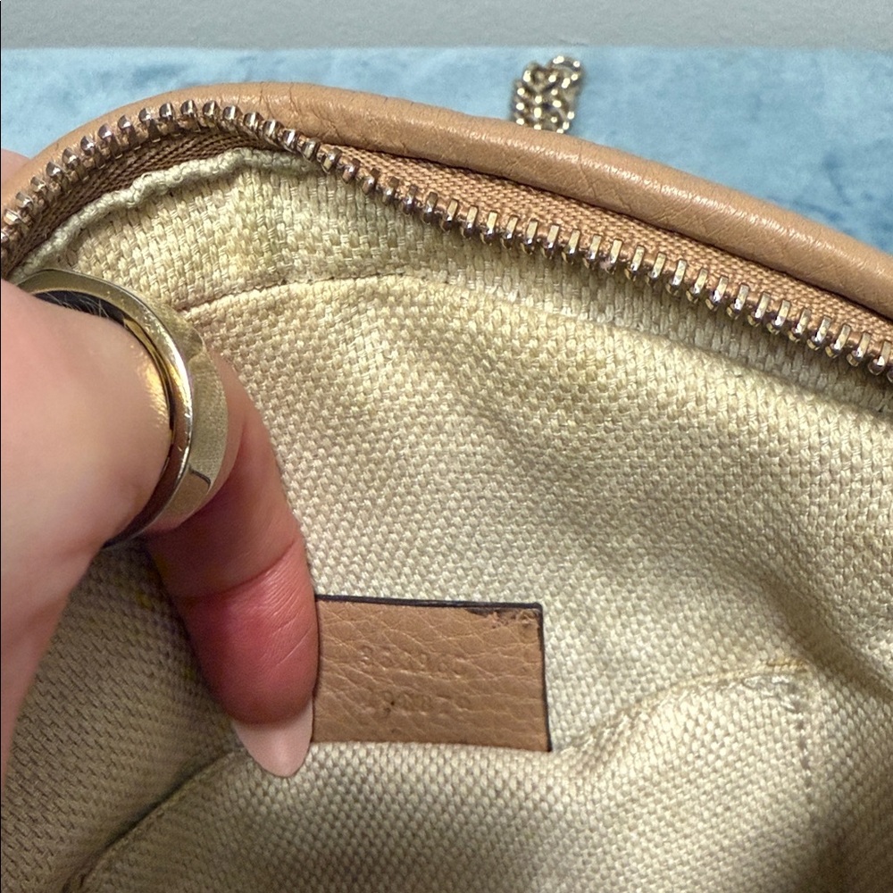 Gucci Brown Leather Crossbody with Tassel - Picture 4 of 9